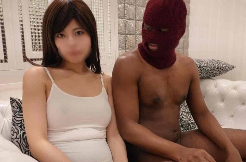 FC2-PPV-4808009 一位美丽纯真的G罩杯女教师，在男友的怂恿下，试著与一位黑人男子进行换妻游戏。她被一位拥有巨大无比、非同寻常的阴茎的黑人男子一次又一次地弄得高潮迭起！在高速的抽插中，她一次又一次地达到高潮，彻底沉沦于快感之中，在男友面前沦为一个荡妇。第一章【国际版】