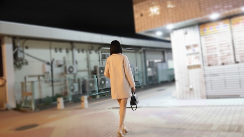 FC2-PPV-4804125 【首次拍摄】新婚妻子凯伦，28岁♡结婚一年后，性生活骤减至一周一次…她背著丈夫偷情并拍摄下来！年轻妻子的私处被另一个男人的阴茎疯狂抽插，最后被猛烈的颜射彻底征服♡