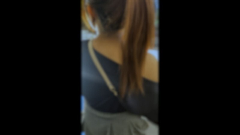 FC2-PPV-4820489 【公共偷窥/巨乳圣诞老人内裤】一段特别的视频，一位美丽的单肩圣诞老人，拥有巨大的胸部*，身著绦带，胸部被揉搓，内裤被拉到一边，内裤被手指抚摸，导致她喘息。