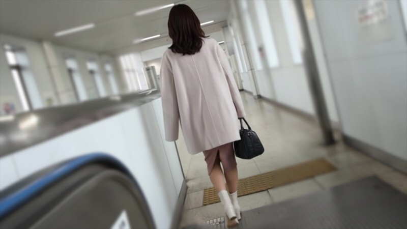 FC2-PPV-4813041 【初次拍摄】【空洞双眼】「为了生活费…」是谎言！一个天生性欲旺盛的变态少妇，被猛烈抽插得双眼完全空洞，她疯狂地抽搐著，展现出前所未有的极致快感！大量喷射，精液倾泻在她腹部