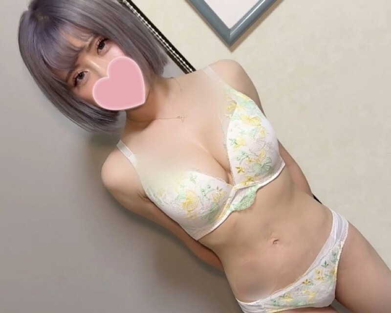 FC2-PPV-4830418 【S级业余】出众风格 x F罩杯 x 性感大胸牙科保健师！生猛插入，大量阴道内射