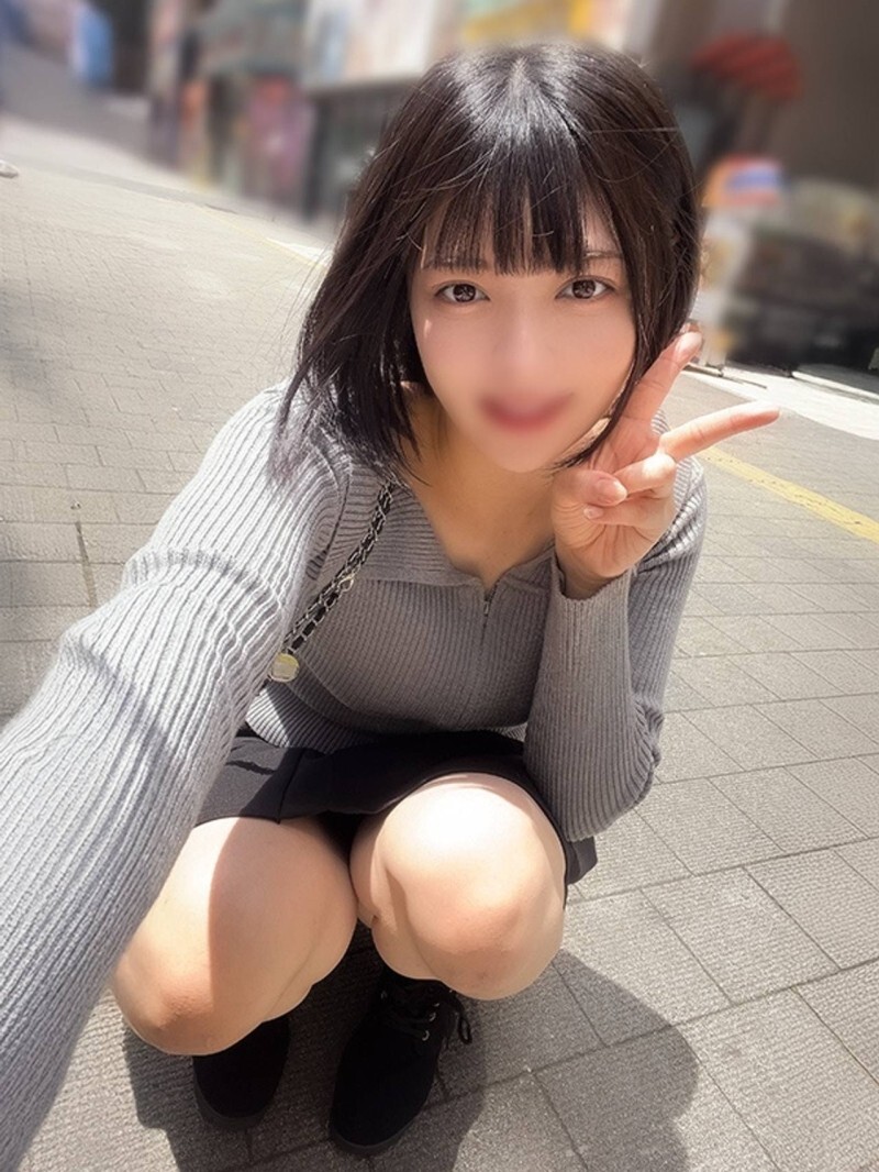 FC2-PPV-4832512 ※首次仅需923pt※【新宿小夜曲】Gap Moe！清纯却「变态受虐狂」舔舐可爱** 大学生，20岁 ⇒ 泪眼婆娑深喉，口含阴茎，阴道喷涌 ★ Yumi ★