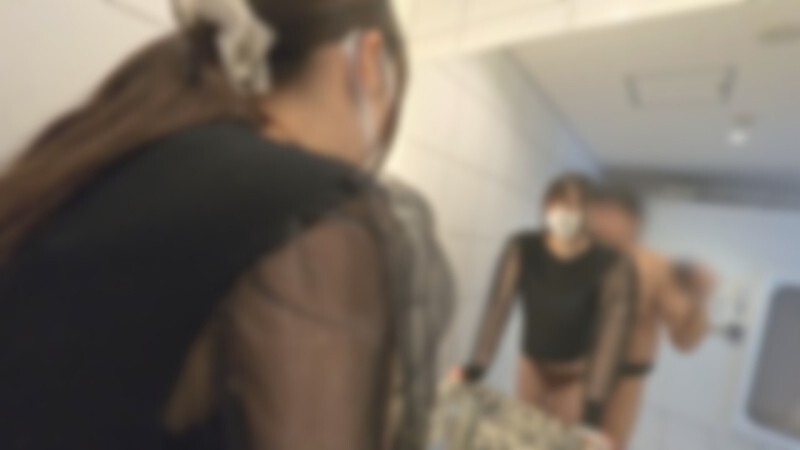 FC2-PPV-4867919 ♡4月5日前半价【无，完全业余，未经剪辑的射精镜头】性感尤物！这位高挑苗条的OL是个放荡的女人，喜欢被刺激阴蒂。当她被一个老男人的大鸡巴从后面猛操，并被射入体内时…