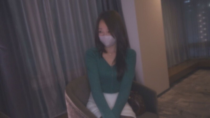 FC2-PPV-4894409 【45岁奇迹】一位性欲旺盛的美丽成熟女性参与三人性爱，并在体内射精。