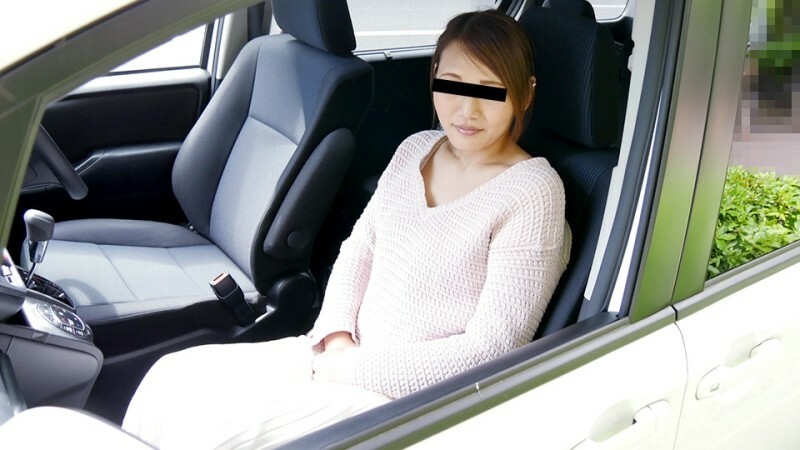 MUSUME-050522_01 在车里，我感觉每个人都在看著我，我的心不停地跳动。