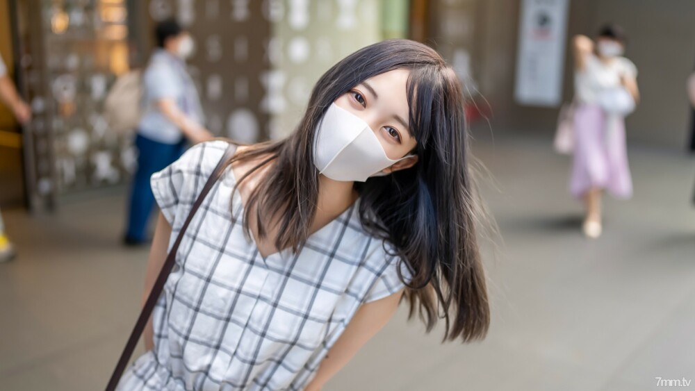 FC2-PPV-3049741 第一枪！ ！！电影风格！ [未经审查] 数量有限！ ！！即将参加国家资格考试的美白女大学生... 两次射精&amp;喉咙后部射精，纤细的身体被拧入湿漉漉的女性生殖器，猥亵扭动！ ！！ （3次射精）