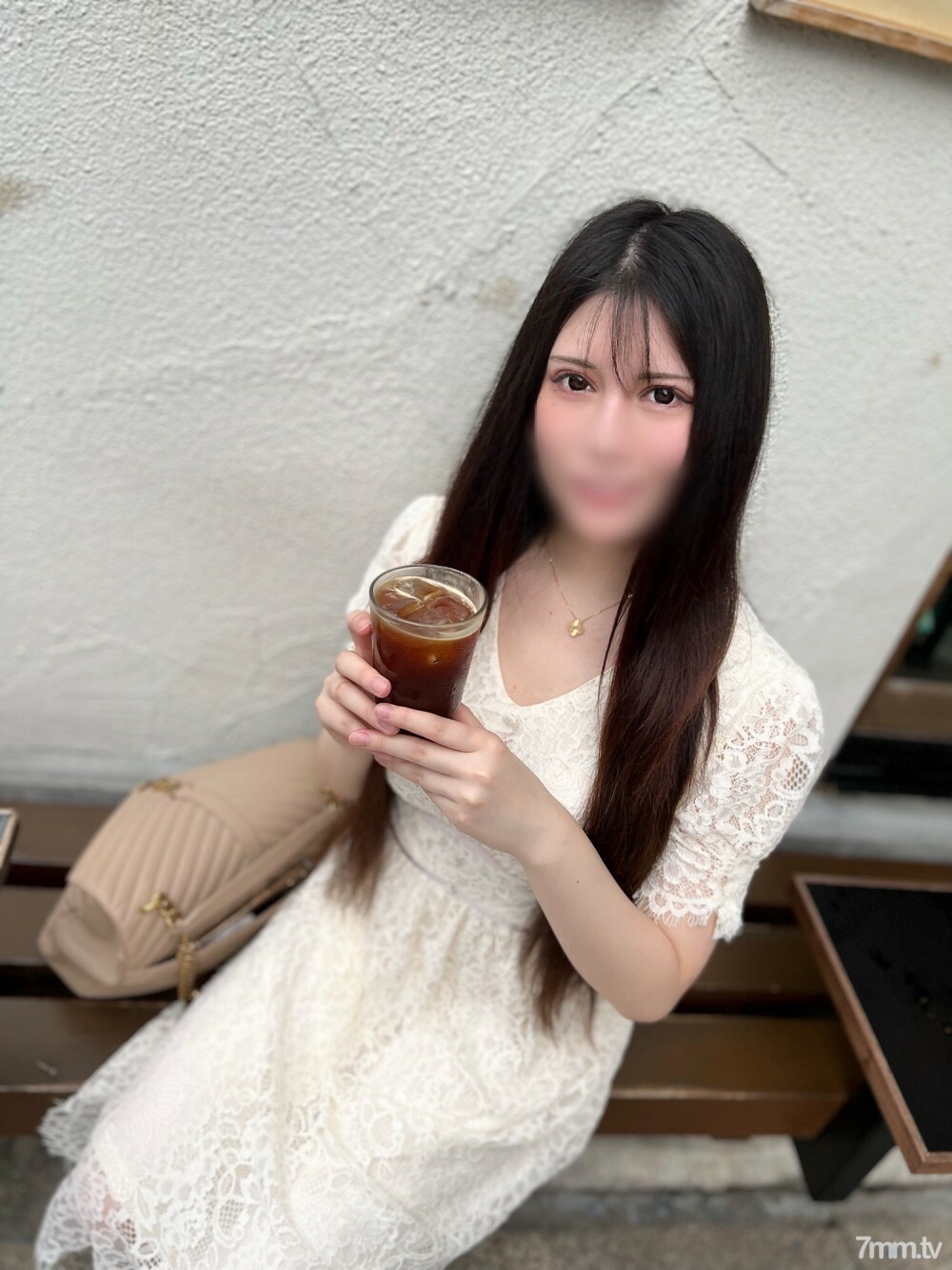 FC2-PPV-3060929 [完整出场] [鞍潮飓风] Sarina-chan第二！久违的重逢仲夏公园约会！每次她用大鸡巴射精时都会喷出大量阴道精液