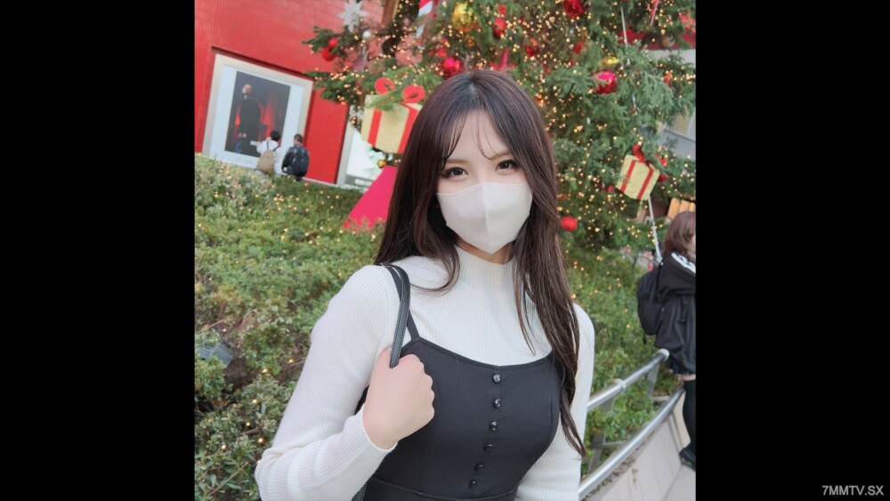 FC2-PPV-3144594 第一枪！ ！限期至12/21【未删减】某化妆品公司美妆销售员在换衣服时擅自进入试衣间...光看就受不了，带她来住处射在我里面两次！ ！