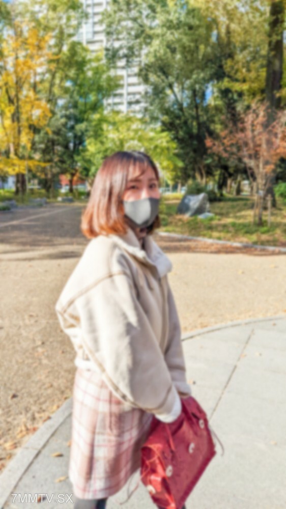 FC2-PPV-3145860 [未经审查] 学生时代关系很好的同学。开朗的关西方言妹子约会时喝醉了眼睛发亮…忘记彼此的伙伴，互相寻找！