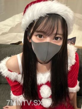 FC2-PPV-3149044 [减压]【今年底，史上最神秘妹子现身！ ] 潜入……神奇的重演！ po系美少女F白杯18岁yua！被穿洞的老头衣服里大量射精！今年最好的生日礼物【2个作品配2个镜头】