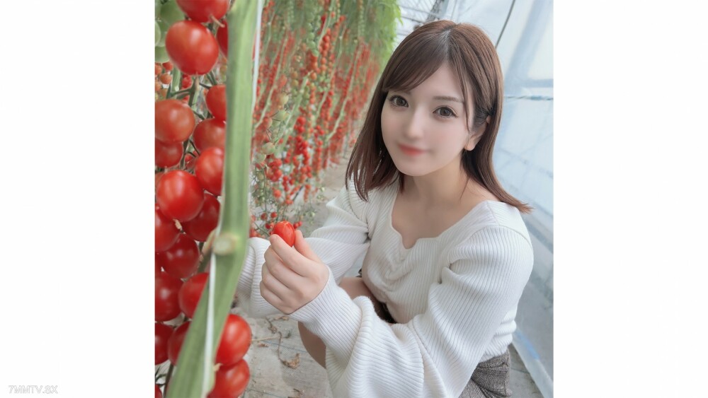 FC2-PPV-3157890 首次拍摄/亮相！ ！ Kyoga 元旦限定 500pt！ ！ 【无码】女播音员超可爱礼物◯ 女大学生躲在神社角落口内射精不口交露天！ ！对著过于美丽的粉红色乳头的美乳兴奋地大量射精！ ！