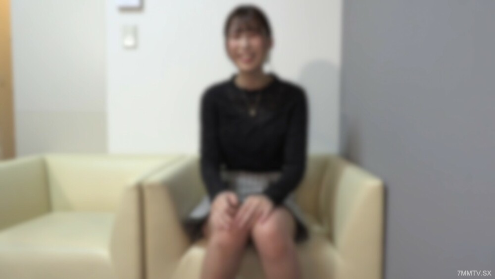 FC2-PPV-3162086 居住在港区的可爱女孩，刚入会一年级。露出巨大的乳房，让粗大的公鸡立即成为低俗的无手口交*评论特权是4K高画质