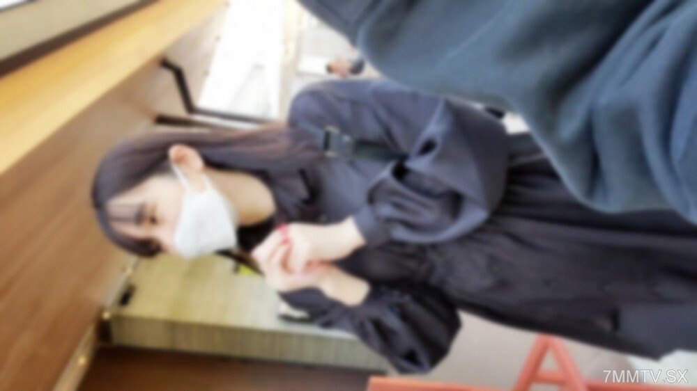 FC2-PPV-3290870 * 限时3天【曝光】一个女大学生，因为缺乏沟通而有著难以生存的风格。求之不得，归则射，命系之。
