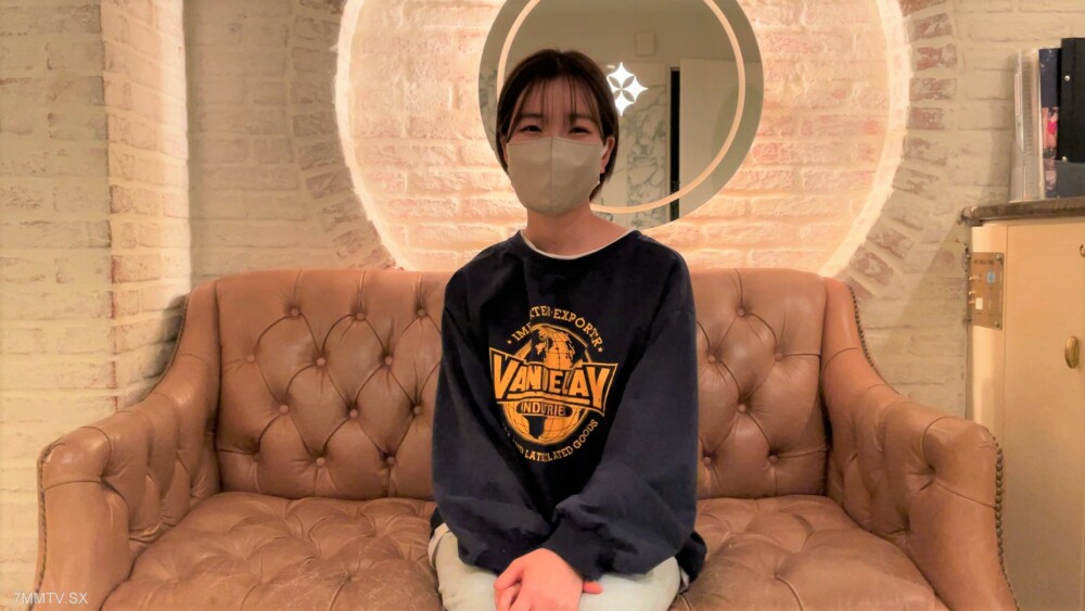 FC2-PPV-3746279 [番外]一名22岁的大学生，穿著短衣服看起来非常好。一款持久耐用的电动按摩器，可在疼痛时使用。