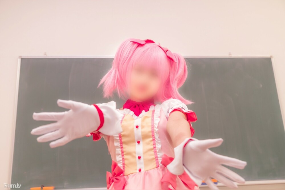 FC2-PPV-1897067 【魔术师反转3P】和魔法少女一起反转3P哈莱姆吧！两个业余层挤压不习惯的前处女的污垢/ Ma 〇 Magi Ma 〇 Ka＆Hora Magical Girl Ver ※完整外观/原始阴道射液