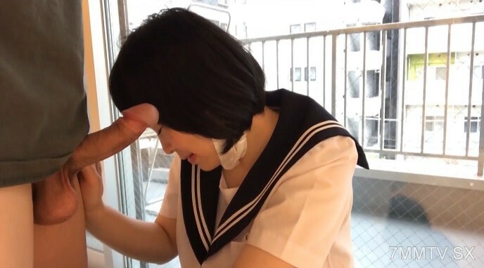FC2-PPV-4173830 一个年轻女子的中出，手和衣服都很深入，而且年龄也很大
