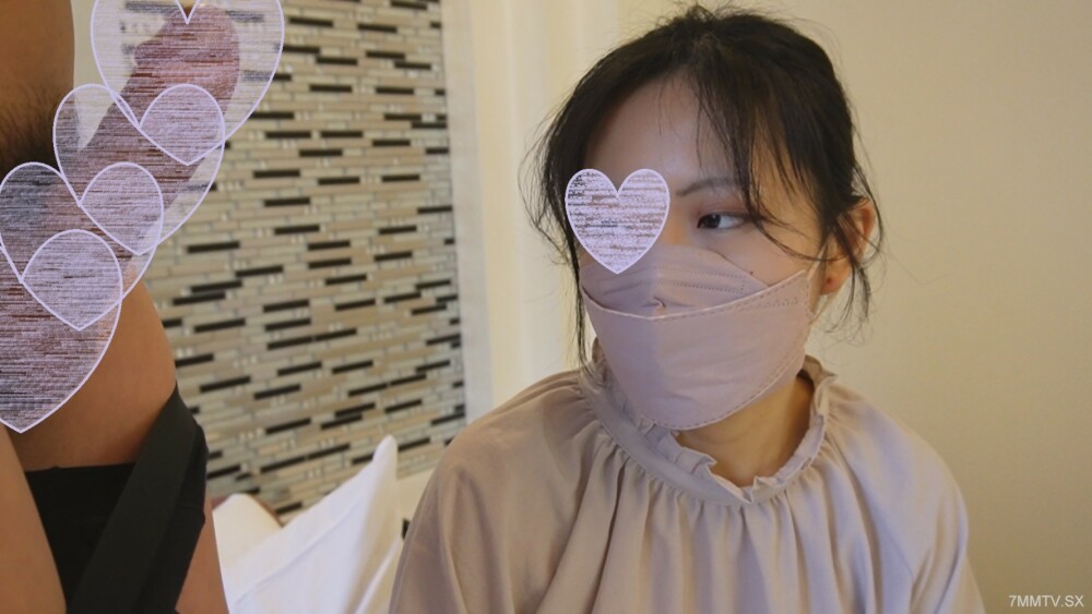 FC2-PPV-4131291 敏感的女大学生Marin-chan有大量的原始性爱和中出！