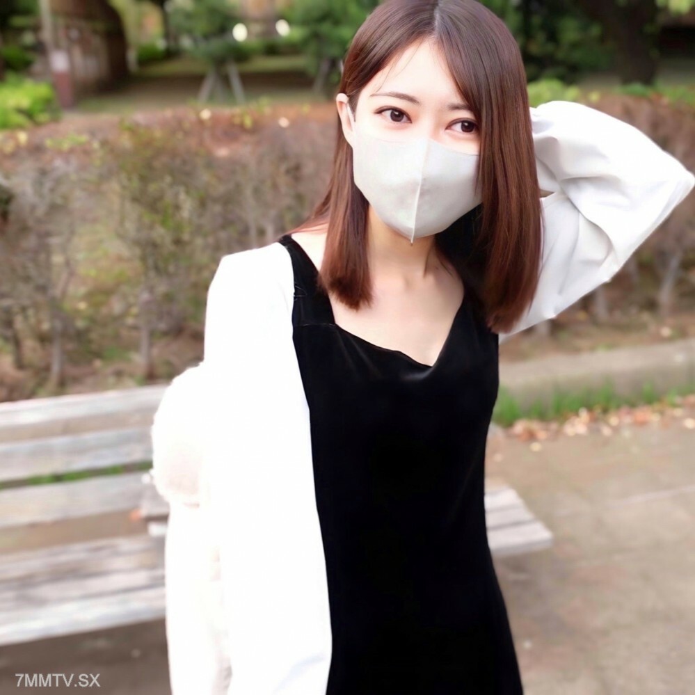 FC2-PPV-4225494 「穿上吧」「暂时可用680pt」看著能和我有同样感受的男伴…重返中学