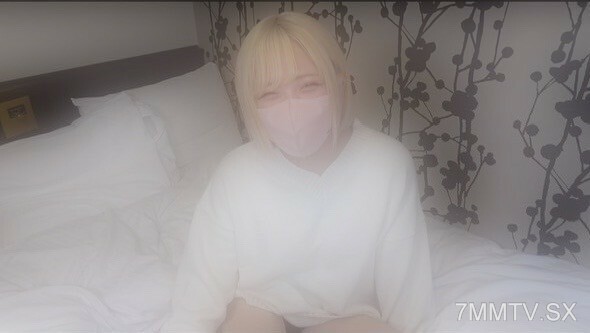 FC2-PPV-4270459 [Un] 第一矛！来吧，一个小妹妹！高谷，一个金发白发的女人，以爬行的姿势，有著极其色情的感觉。指控是我怀孕了，所以我很兴奋，最后的目的是射精。 *可用评论奖金