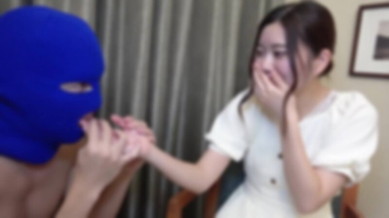 FC2-PPV-4352000 就读医学院的舒缓知性美女。事实证明，能够以高偏差分数学习的优等生，更有可能拥有爆发性的性欲！向穿著白大褂的未来女医生进行中出和脸部射精的双重射精。