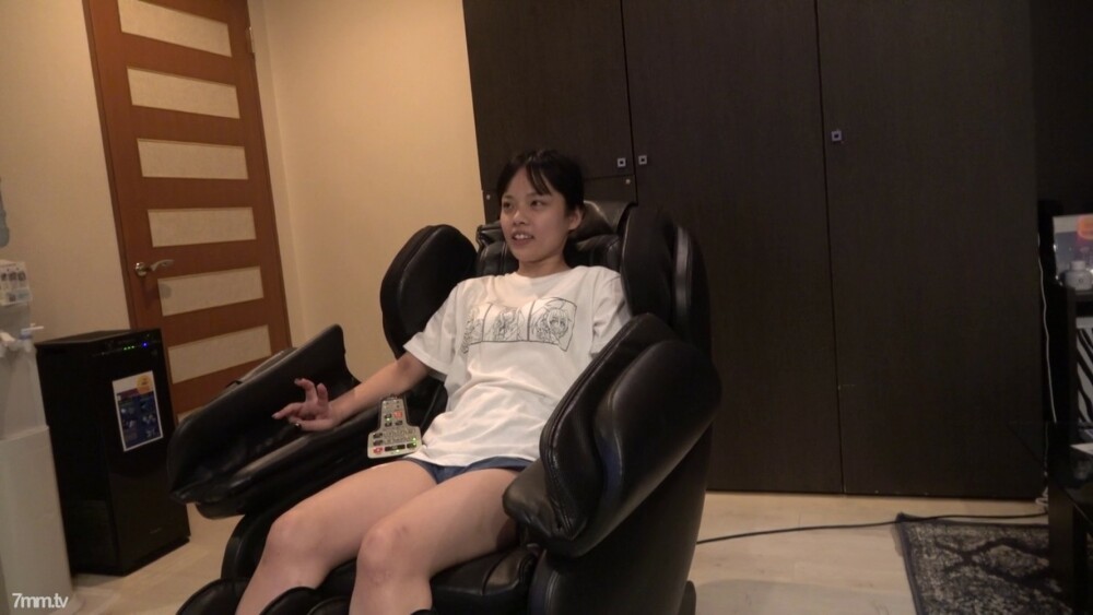 FC2-PPV-1917707 【4K】完全业余单人射击超级play女大学生Arika-chan 20岁part5制服cosplay 2