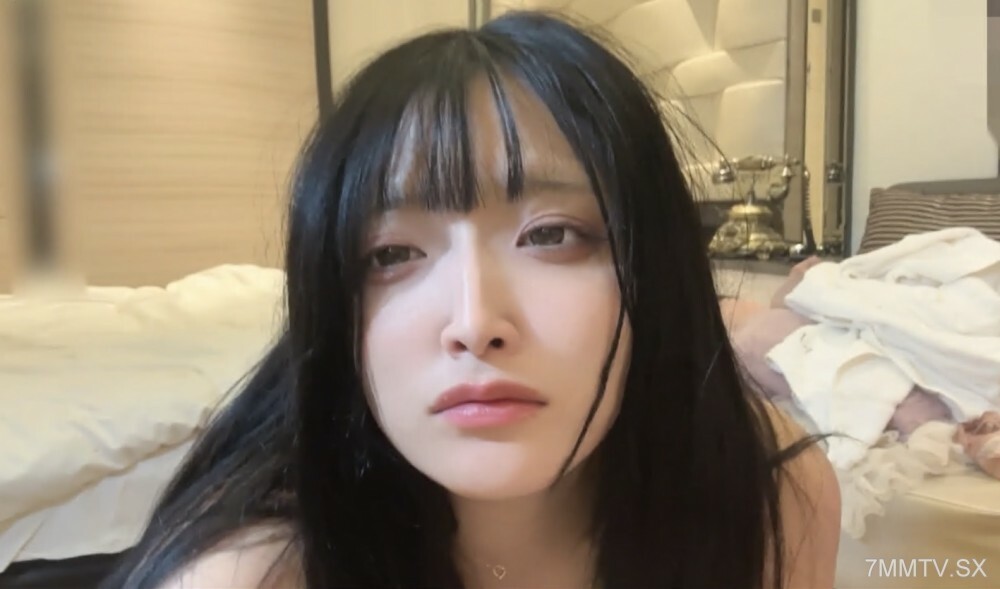 FC2-PPV-4397888 在地上！清澈且良好的胶水。最后，这本书是微笑著写的「入间斋子」【这里】