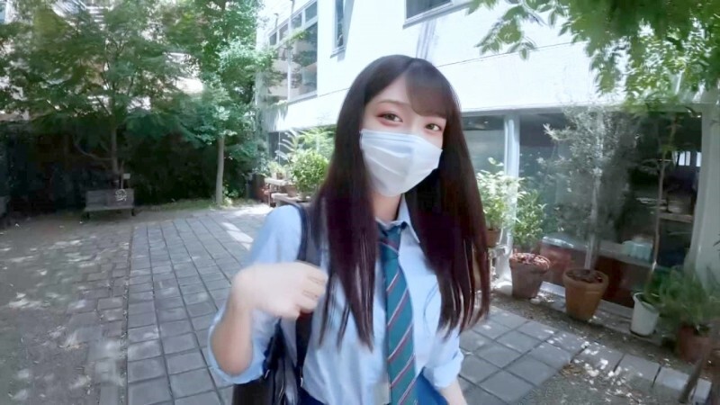 FC2-PPV-4616461 【纯天然无删减美女】被「星探团团围住」的18岁极端正统美女，不吃药连续被内射两次。她身穿制服出现。