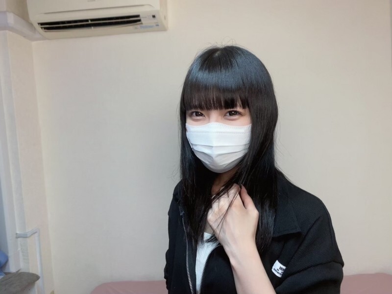 FC2-PPV-4611970 【首次限定50%折扣】【触动你本能的可爱！ ] 一个女人如果允许她的男朋友直接操她，她就会立刻被操！ 享受整洁的咖啡馆店员的精致口交和阴道！ [小春(22)] [评论奖励]
