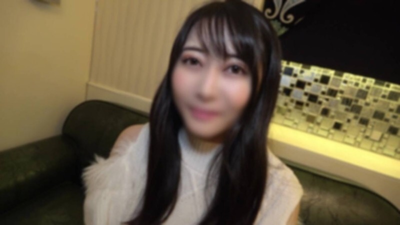 FC2-PPV-4628327 [秘密/中出] 正宗女大学生的绝色身材。当她被一个下流男人的鸡巴操弄时，她的皮肤变红了，她色情地扭动著。