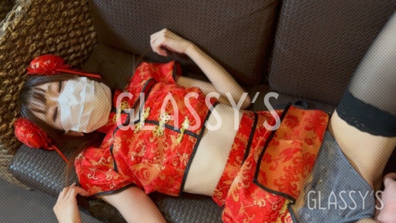 FC2-PPV-4653393 #14 给喜欢cosplay的美女中出│GLASSY'S
