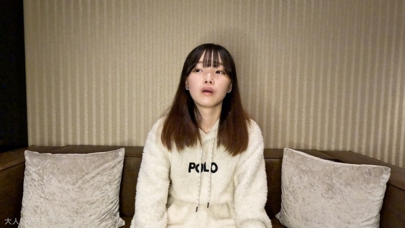 FC2-PPV-4661219 【素人初拍】Haru（19岁）158cm45kg，身材苗条可爱，但是对我说的话却无所顾忌，于是我就骑在她身上给她中出，让她看小说，同时用玩具逗她，然后插入她的肛门，最后还做了ATM。