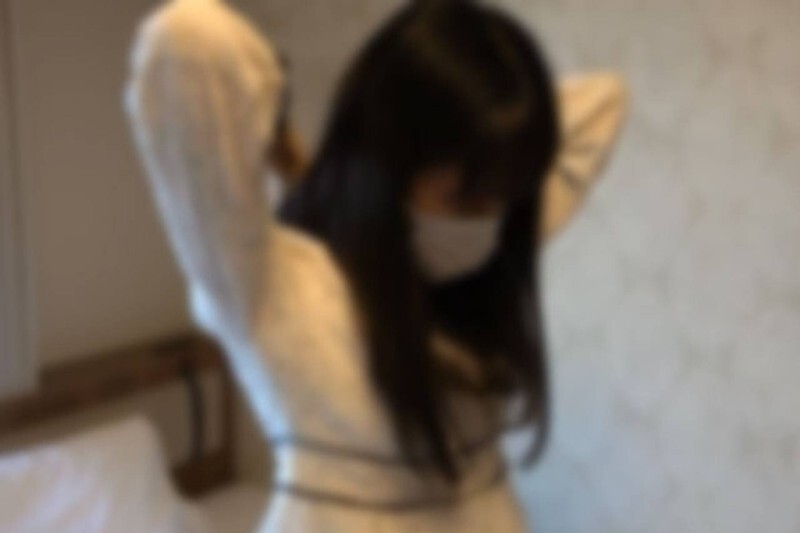 FC2-PPV-4664531 *4 月 18 日前首次购买可享 80% 折扣* [未经审查] [业余个人拍摄] 无力支付偶像活动的保费，一名老男人将精液注入她稀疏的阴部