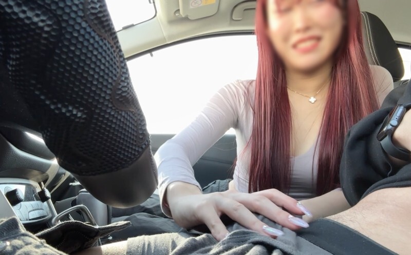 FC2-PPV-4676983 我请一位F罩杯的巨乳美女在车上给我自慰和口交