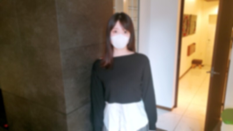 FC2-PPV-4699392 ♡ 半价至6月15日【无码全素人纯天然中出】24岁美少女OL粉丝蜂拥而至！极品绝色美女下班路上舔老男人的前列腺液！在饭店被骂得狗血喷头，弓著背高潮连连！纯天然（nakama）