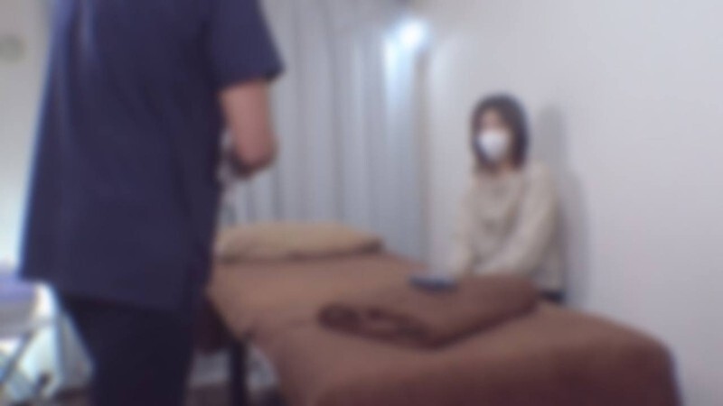 FC2-PPV-4705951 新品半价促销，至6月22日至6月22日！ 【无/性】一位看起来文静内敛的女性来到店里。她是一位娇小玲珑的办公室女性，皮肤细腻，臀部曲线优美。她阴毛浓密，令人心动不已。
