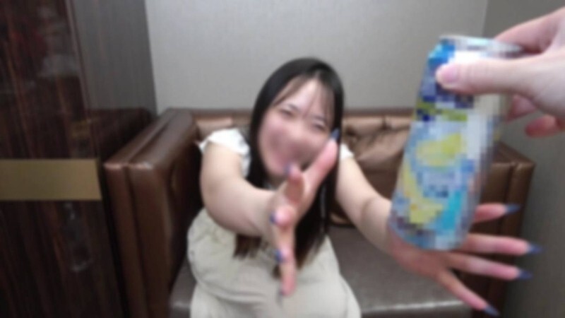 FC2-PPV-4720687 【共3次射精】一个性欲旺盛、皮肤白皙、早泄、潮吹的少女，挣脱了限制器。她为了满足自己的快感，挤出了100%纯净的精液。