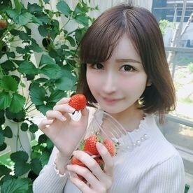FC2-PPV-2085638 外貌！ ！数量有限！ [未经审查] 与被父母宠爱的优雅女士一起采摘草莓。两次阴道精液射在美丽的美白身体上！ ！连气喘吁吁的脸都是优雅的……