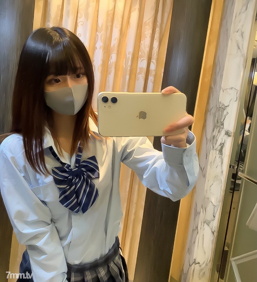 FC2-PPV-2071287 【第一枪】18岁现役女◯学生，超纤细美少女Rika-chan！