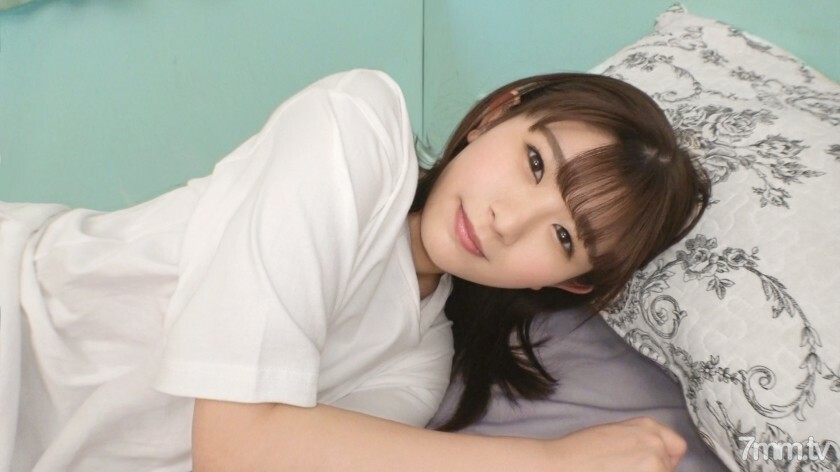 SIRO-4107 [第一枪] [偷偷溜走..] [床单上的潮渍] 19岁，耳朵通红，感觉很严重。一个带著可爱微笑说话的女孩......应用业余，第一次 AV 拍摄 131