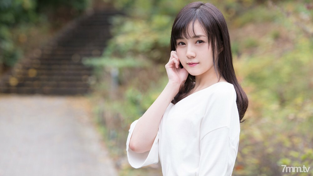 438-EMIRI-01 喜欢一点点强烈刺激的美少女被打扰了/埃米尔